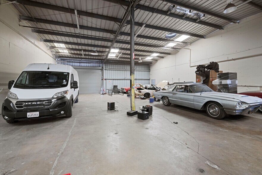 More Photos Of 820 Beckman Rd, Lodi Auto Repair For Lease