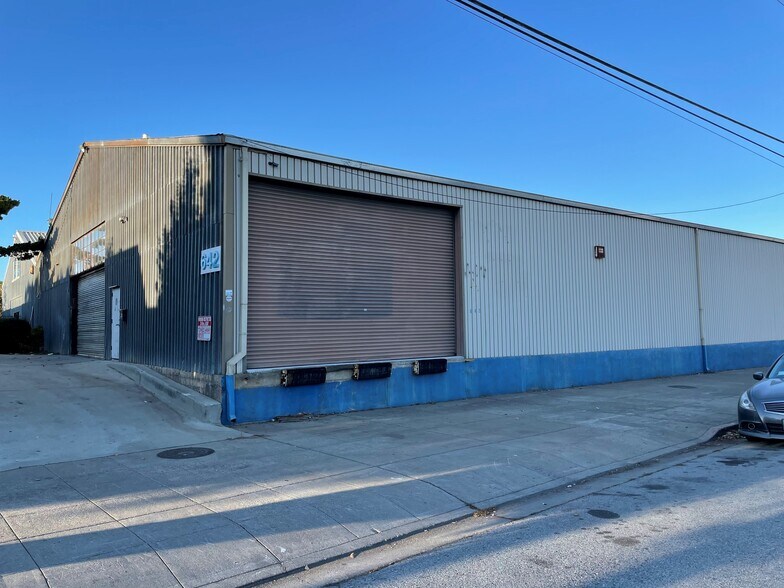 More Photos Of 642 Quarry Rd, San Carlos Warehouse For Lease