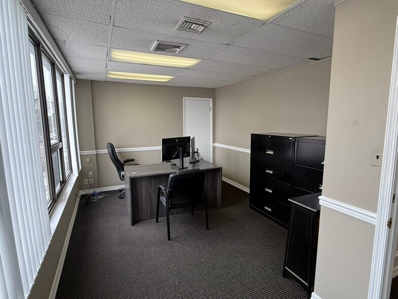 More Photos Of 144 E Dekalb Pike, King Of Prussia Office For Lease