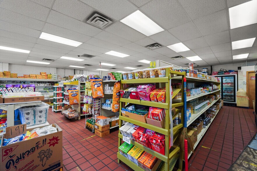 More Photos Of 415-423 Arnold St, Woonsocket Storefront For Sale