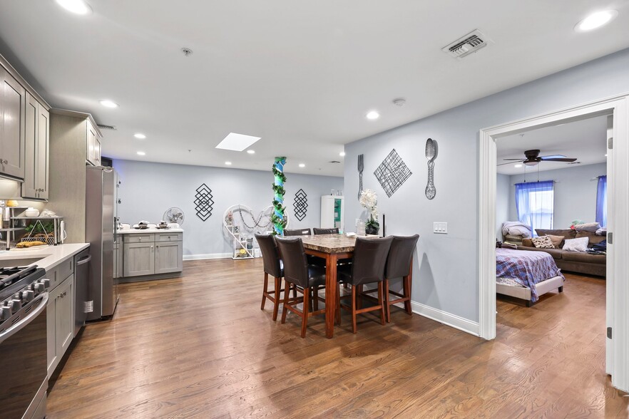 More Photos Of 19 Franklin St, Bloomfield Storefront Retail Office For Sale