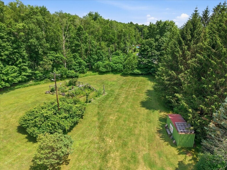 More Photos Of 5822 Paradise Valley Rd, Cresco Freestanding For Sale