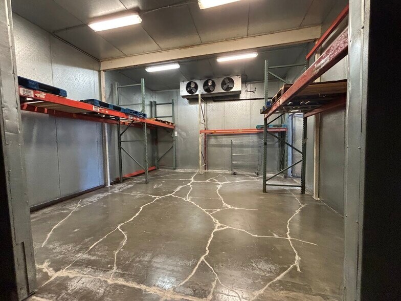 More Photos Of 215 S Pecos St, Denver Warehouse For Lease