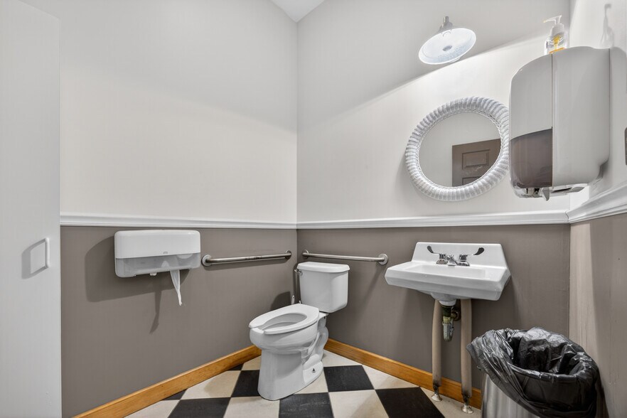 More Photos Of 2693 Community Dr, Bath Restaurant For Sale