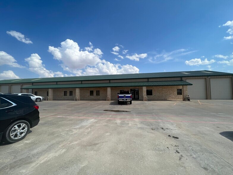 More Photos Of 6413 N State Highway 349, Midland Warehouse For Lease