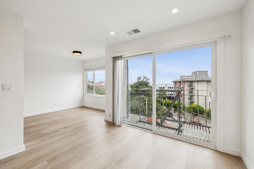 More Photos Of 1321 Columbus Ave, San Francisco Apartments For Sale