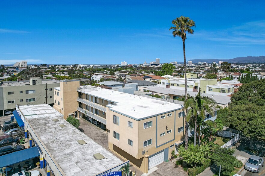 More Photos Of 1942 Euclid St, Santa Monica Apartments For Sale