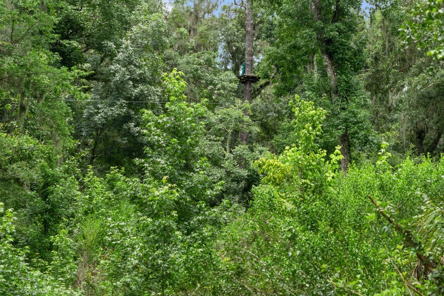 More Photos Of 6440 Cedar Ln, Brooksville Sports And Entertainment For Sale