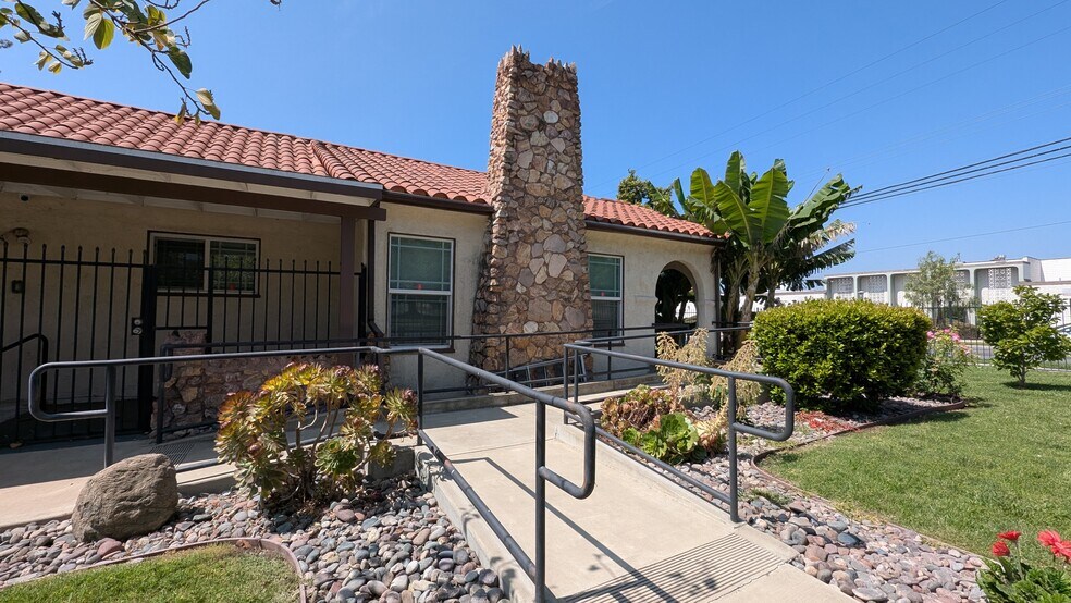 More Photos Of 534 N Campus Ave, Ontario Medical For Sale