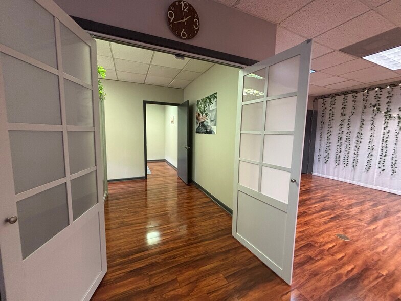 More Photos Of 1750 W Broadway, Oviedo Office For Lease
