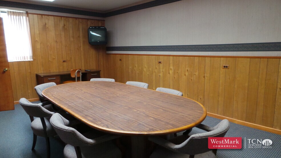 More Photos Of 629 Baltimore St, Plainview General Retail For Lease