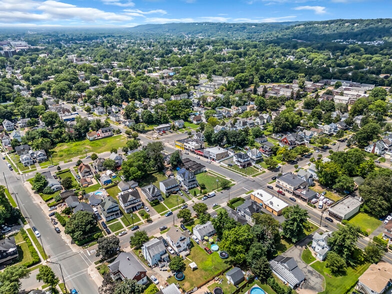 More Photos Of 1011 E 2nd St, Plainfield Storefront For Sale