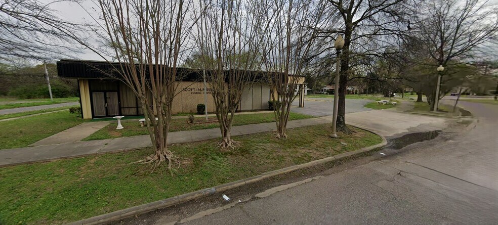 Primary Photo Of 4009 Lloyd Noland Parkway, Fairfield Office For Sale