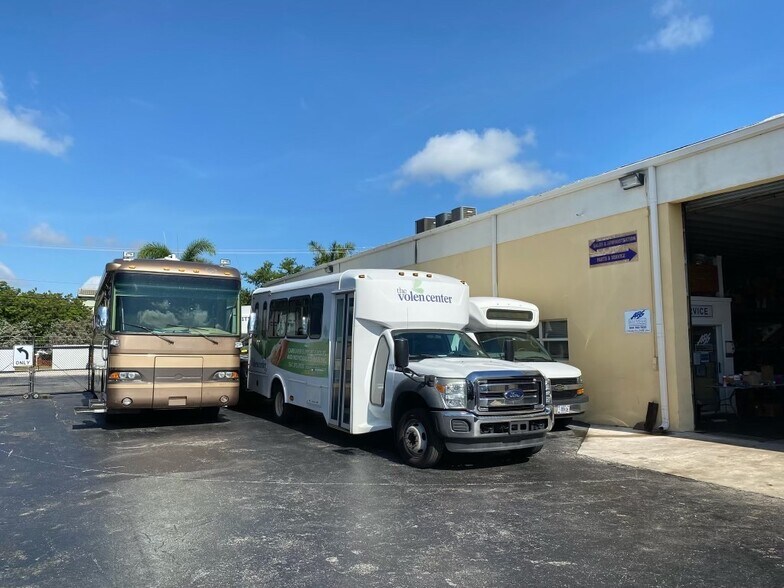 More Photos Of 1200 S Dixie Hwy W, Pompano Beach Warehouse For Sale