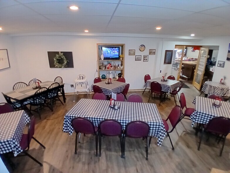 More Photos Of 326 Main St, Wausaukee Bowling Alley For Sale