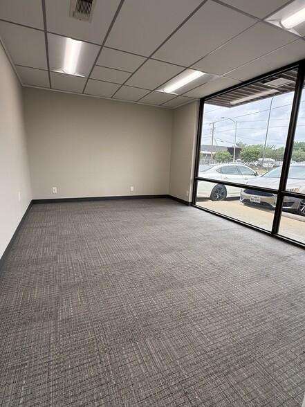 More Photos Of 1018 W Main St, Arlington Medical For Lease