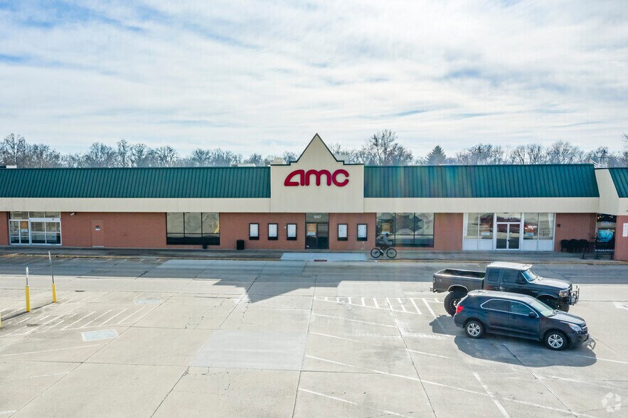 More Photos Of 1000 W Broadway, Centralia Unknown For Lease