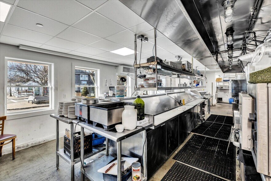 More Photos Of 317-319 Commercial St, Provincetown Restaurant For Lease