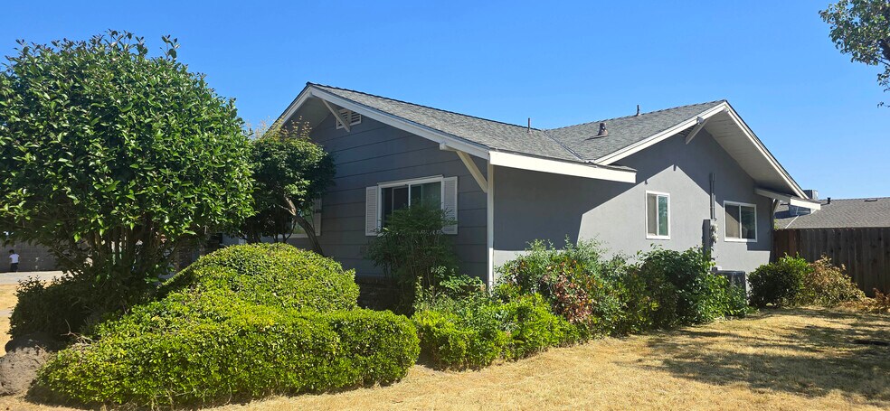 More Photos Of 1590 N Denair Ave, Turlock Apartments For Sale