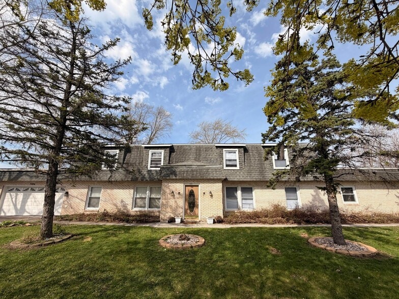 Primary Photo Of 7932 Whitcomb St, Merrillville Multifamily For Sale