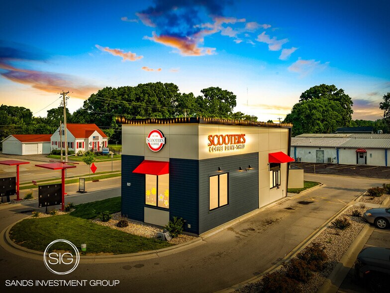 Primary Photo Of 527 W Johnson St, Fond Du Lac Fast Food For Sale