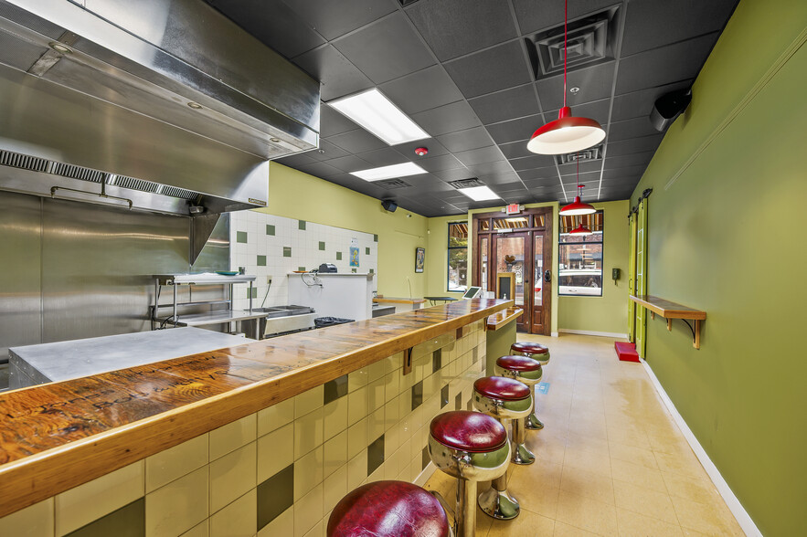 More Photos Of 607 N Trade St, Winston-Salem Freestanding For Lease