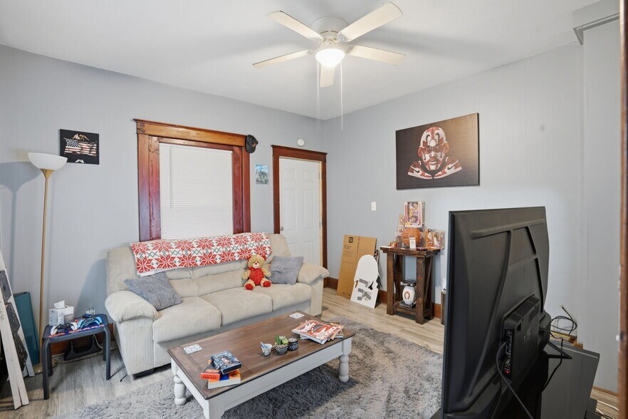 More Photos Of 1415 18th Ave, East Moline Multifamily For Sale