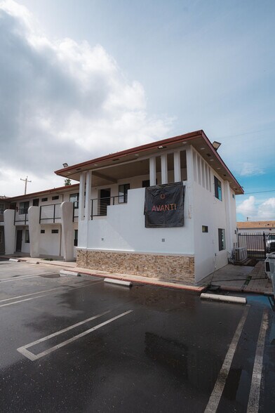 More Photos Of 1107 N Broadway, Santa Maria Hotel For Sale