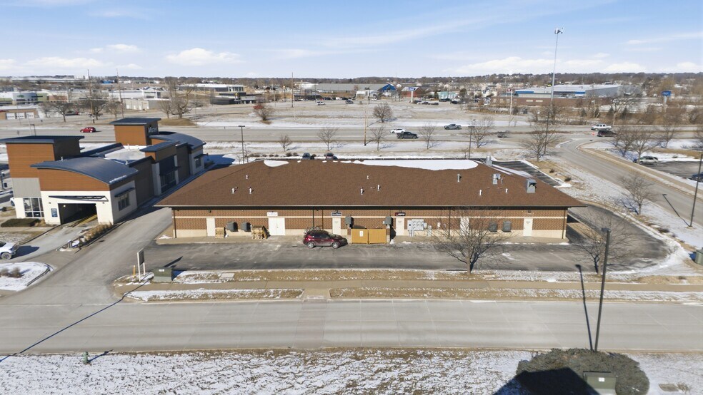 More Photos Of 3315 SW Williams Blvd, Cedar Rapids Storefront Retail Office For Lease