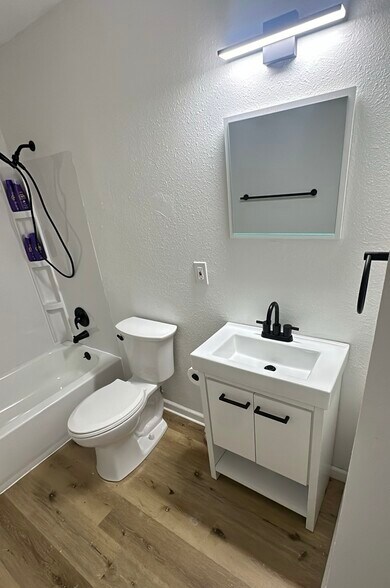 More Photos Of 121 S 25th St, Omaha Apartments For Sale