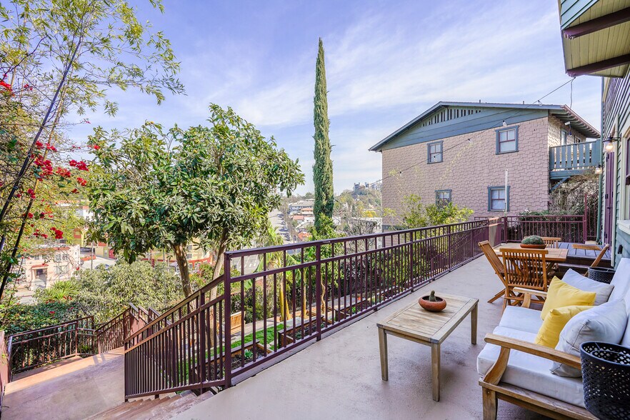 More Photos Of 844 E Kensington Rd, Los Angeles Specialty For Sale
