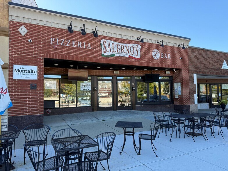 More Photos Of 821 Burlington Ave, Western Springs Storefront For Lease