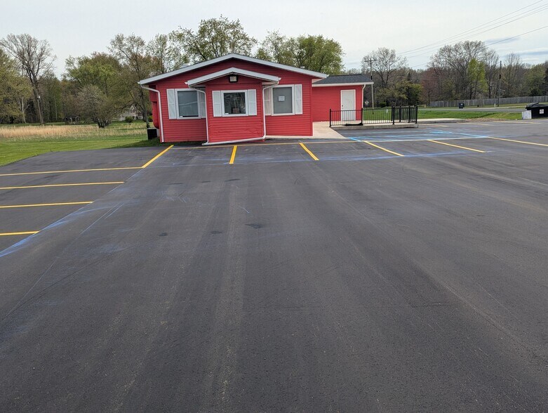 More Photos Of 24901 Red Arrow Hwy, Mattawan Restaurant For Lease