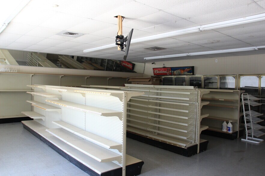 More Photos Of 6523 Harrietts Bluff Rd, Woodbine Freestanding For Sale