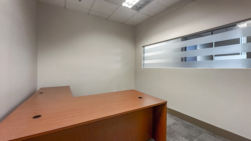 More Photos Of 1060 Manhattan Dr, Kelowna Office For Lease