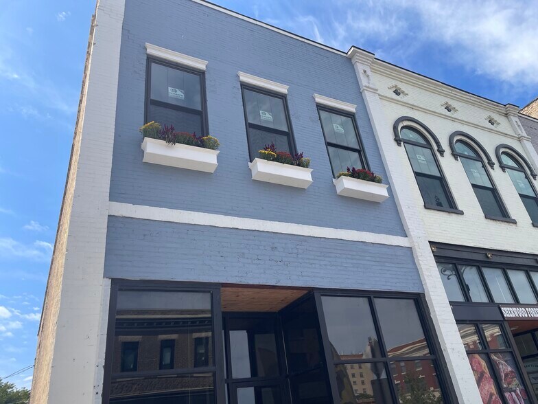 More Photos Of 5816 6th Ave, Kenosha Restaurant For Sale