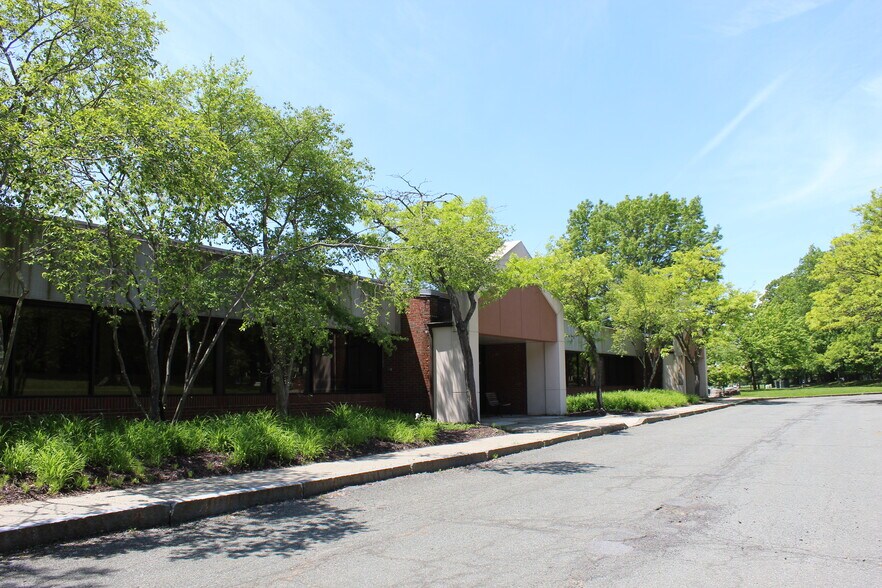 Primary Photo Of 200 Jordan Rd, Troy Office For Lease