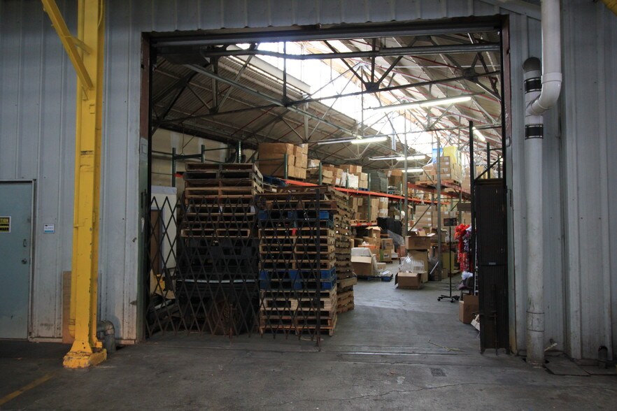 More Photos Of 501 Sumner St, Honolulu Warehouse For Sale