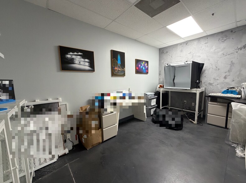 More Photos Of 8010 Sunport Dr, Orlando Light Distribution For Sale