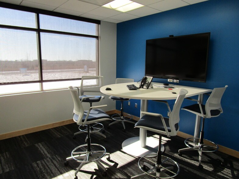 More Photos Of 1901 Kruchten Ct S, Sartell Office For Sale