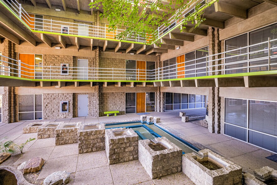 More Photos Of 1616 E Indian School Rd, Phoenix Office For Lease