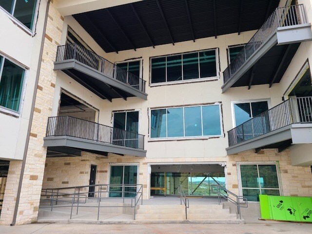 More Photos Of 3011 Flintrock Rd, Lakeway Medical For Lease