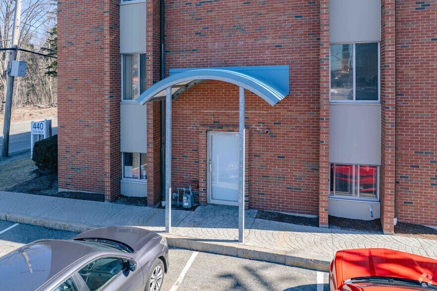 More Photos Of 440 Totten Pond Rd, Waltham Office For Lease