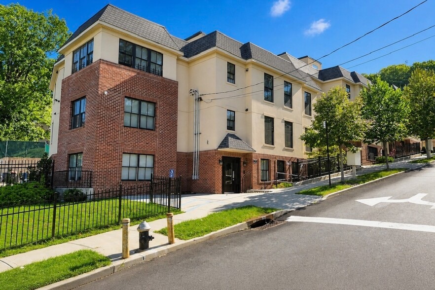 Primary Photo Of 7-15 Highland Ave, Staten Island Apartments For Sale