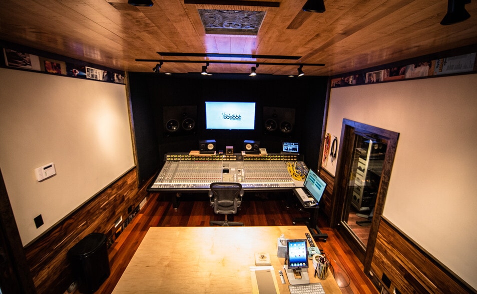 More Photos Of 114-116 17th Ave S, Nashville Office For Sale