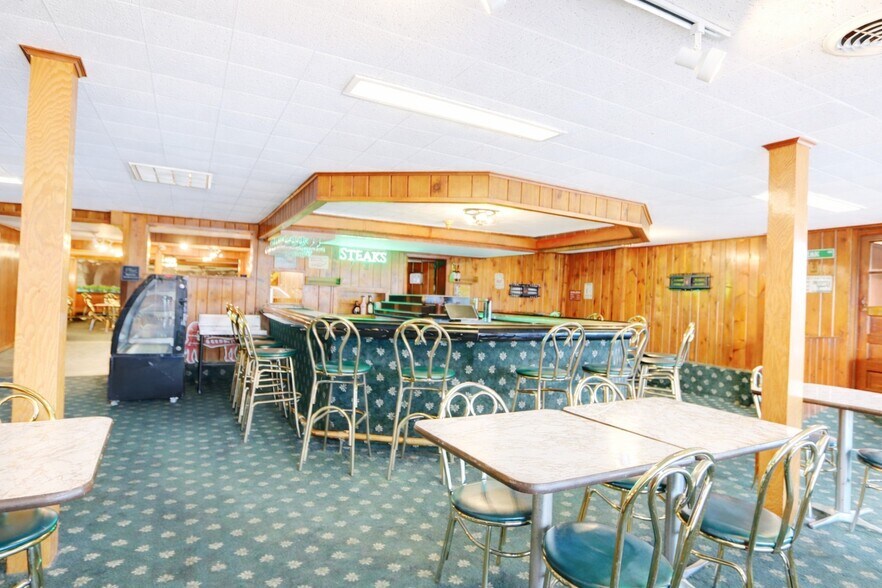 More Photos Of 369 Waterloo Geneva Rd, Waterloo Town Restaurant For Sale