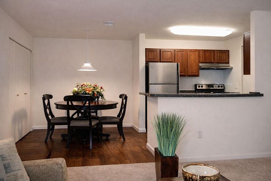 More Photos Of 3840 S Burdick St, Kalamazoo Apartments For Sale