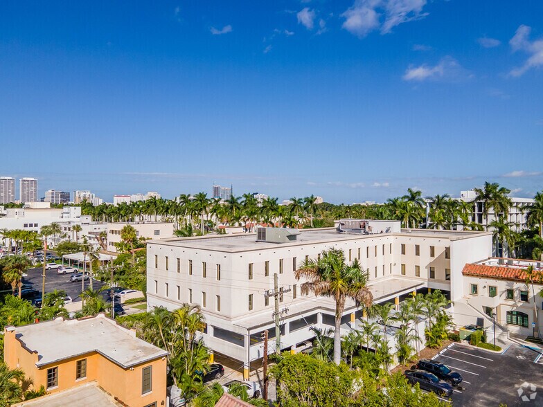 More Photos Of 250 Royal Palm Way, Palm Beach Office For Lease