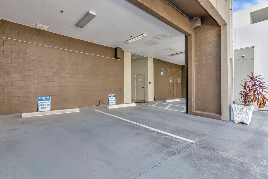 More Photos Of 1345 2nd St, Sarasota Office Residential For Sale