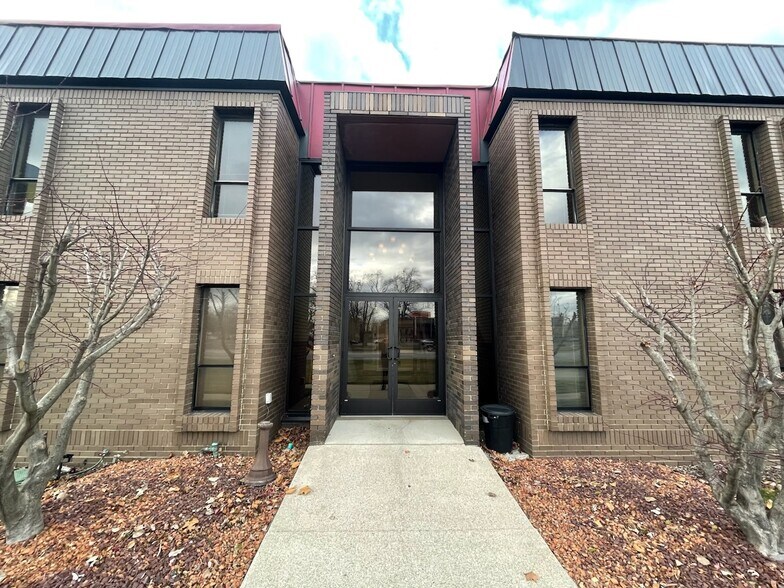 Primary Photo Of 24001 Southfield Rd, Southfield Office For Lease